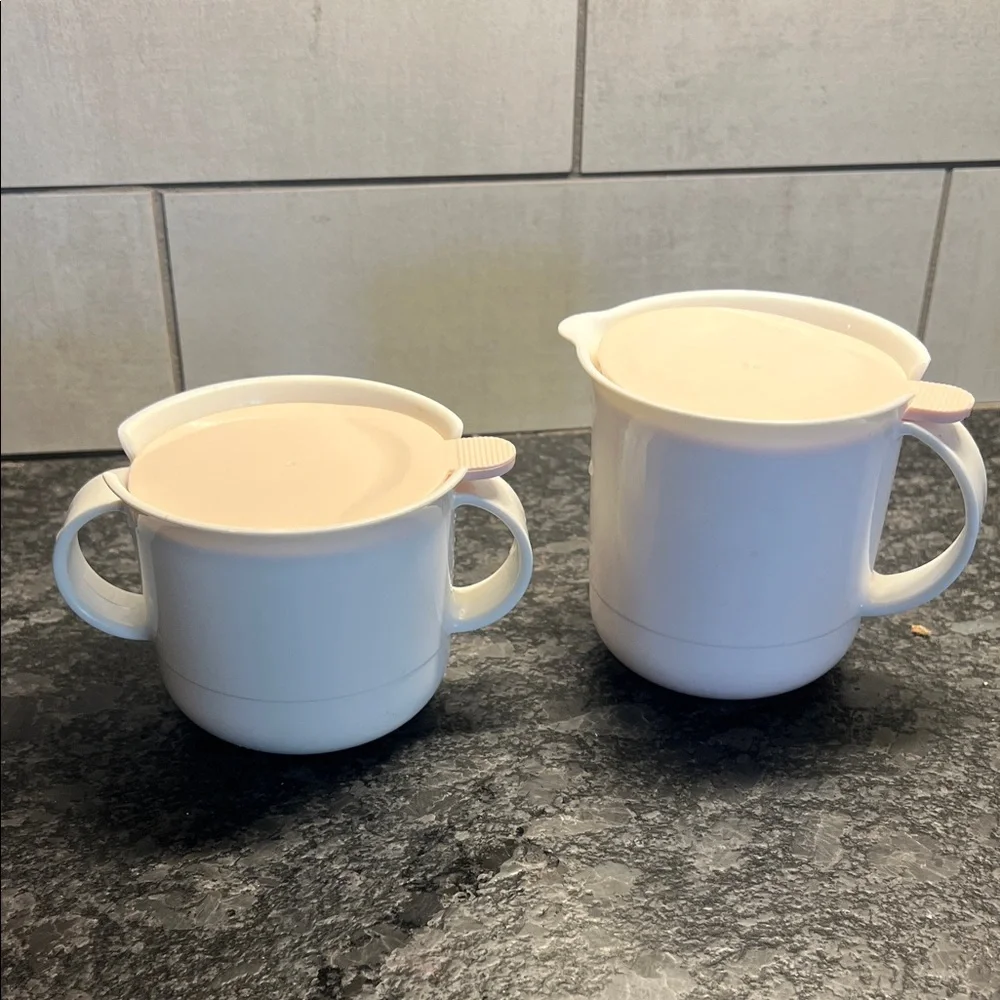GIFT IDEA. Sugar and Creamer set. Vintage Tupperware White and Pink